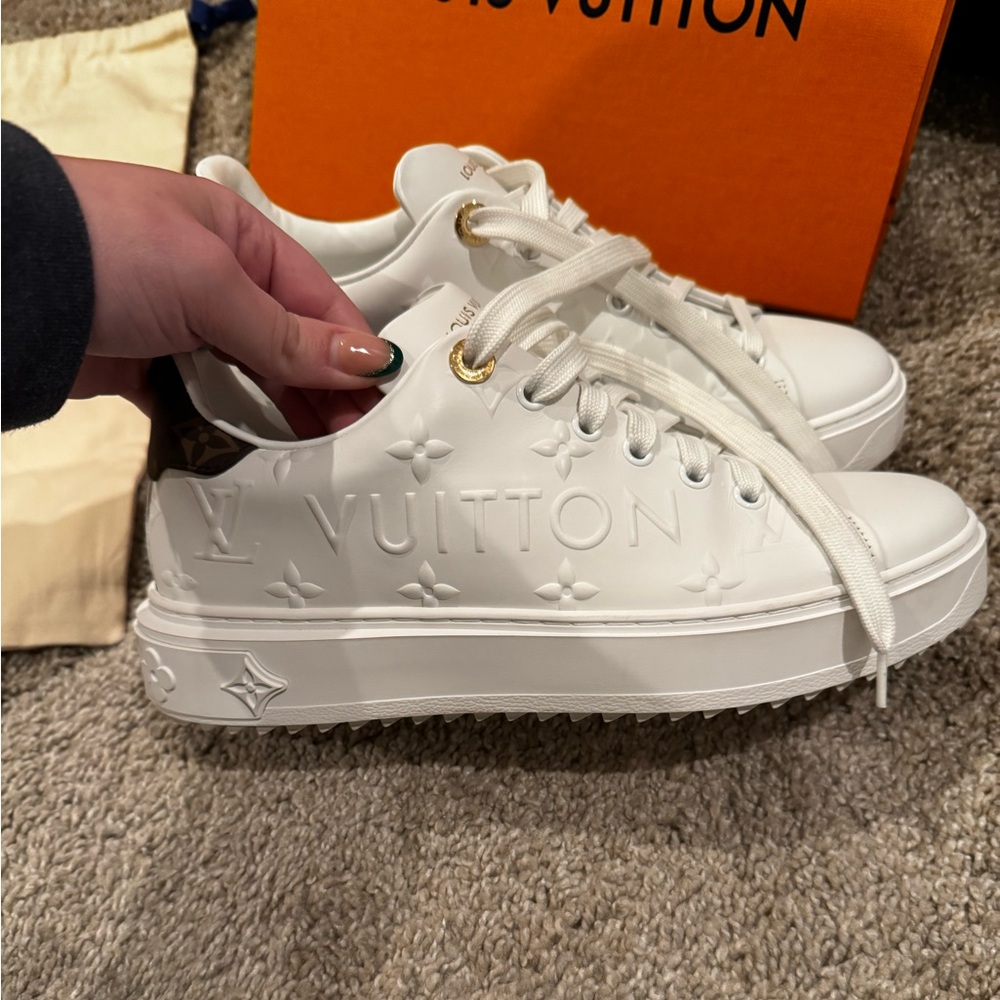HP 💕LIKE NEW Louis Vuitton Time Out Sneakers 37.5 - Picture 6 of 13